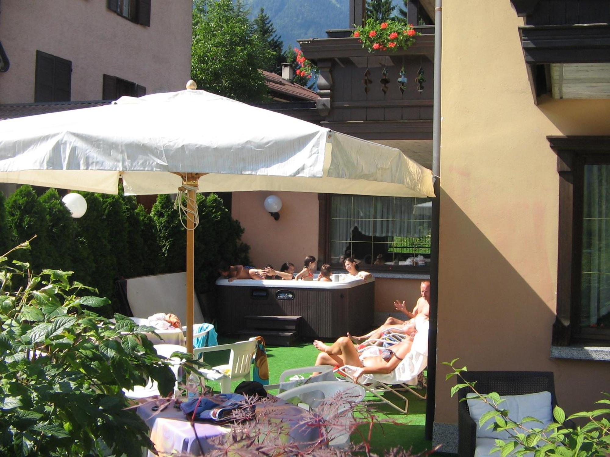 Hotel Binelli Pinzolo Eksteriør bilde